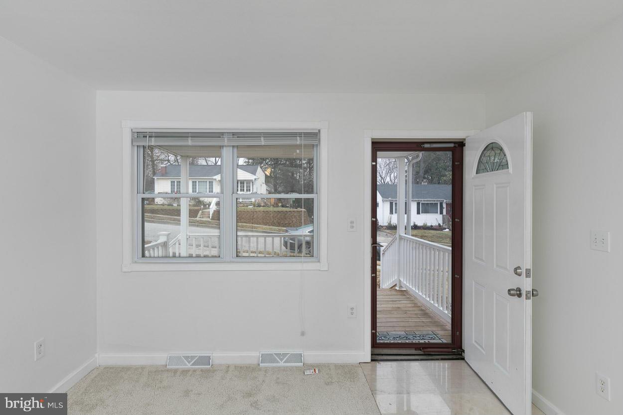 119 Wilgate Road Owings Mills, MD 21117 - Photo 10 of 28 Living Room