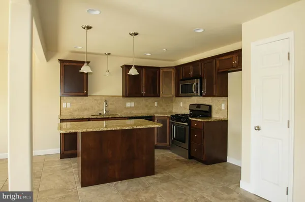 $2,200 | 1213 Fairmont Avenue, Temple, PA 19560