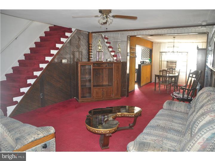 604 Briarcliff Road Upper Darby, PA 19082 - Photo 2 of 15 Living Room