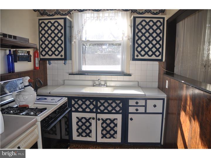 604 Briarcliff Road Upper Darby, PA 19082 - Photo 7 of 15 Kitchen
