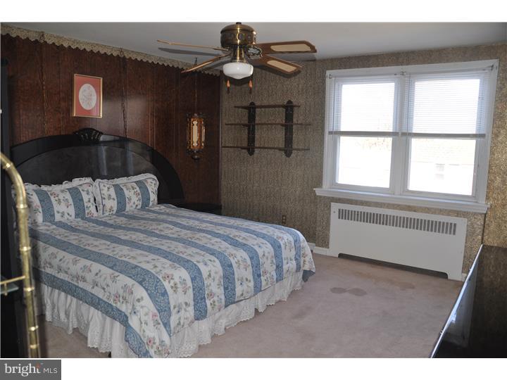604 Briarcliff Road Upper Darby, PA 19082 - Photo 8 of 15 Bedroom - Main