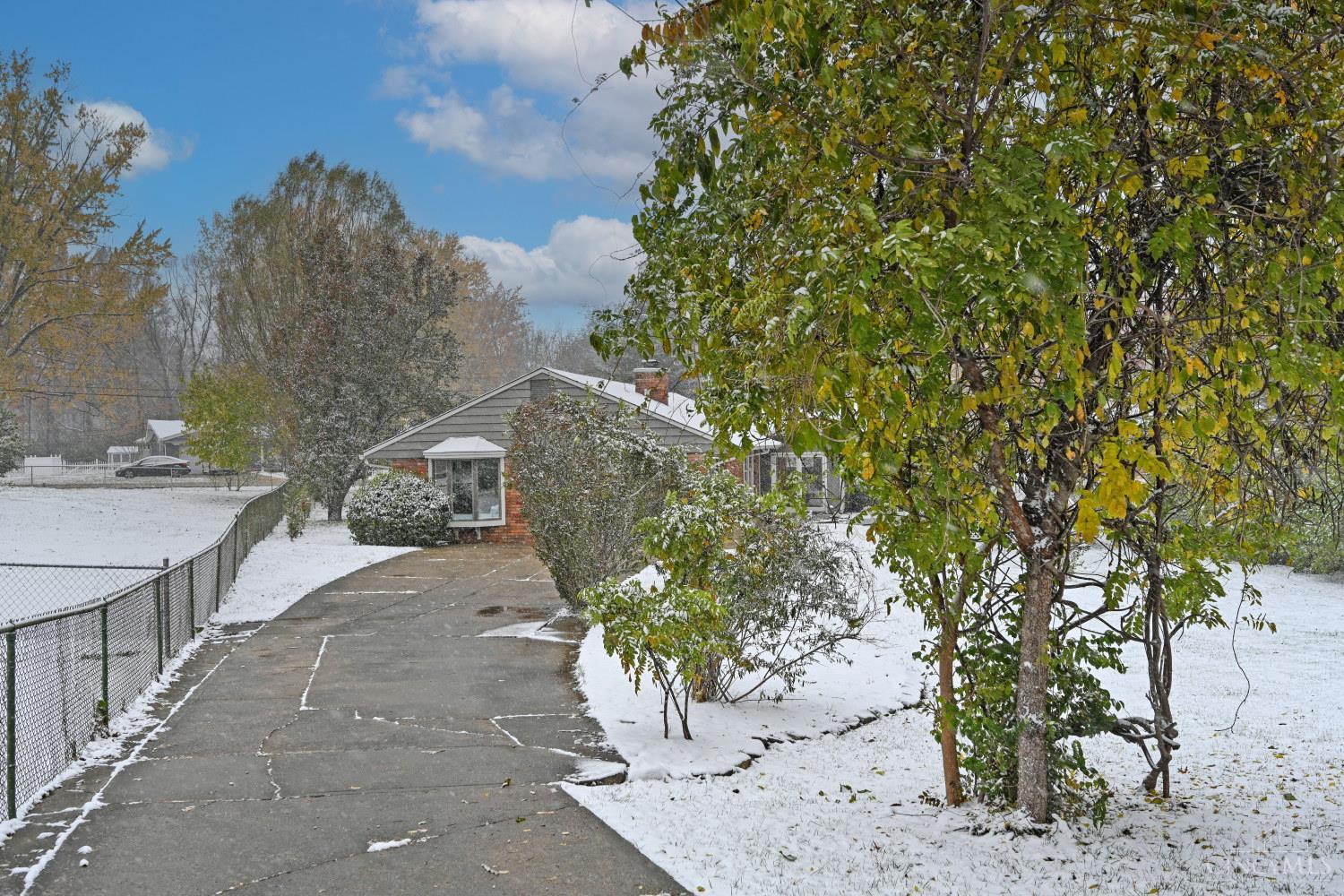 472 Craig Road Cincinnati, OH 45244 - Photo 4 of 56
