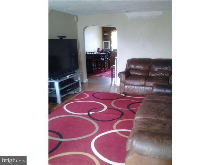 7314 Drexel Road Philadelphia, PA 19151 - Photo 2 of 7 Living Room