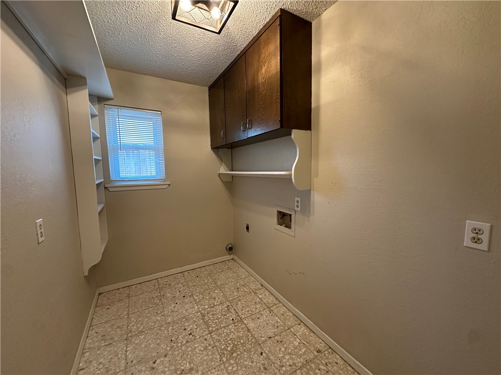1506 Briar Street Portland, TX 78374 - Photo 13 of 40 a view of utility room