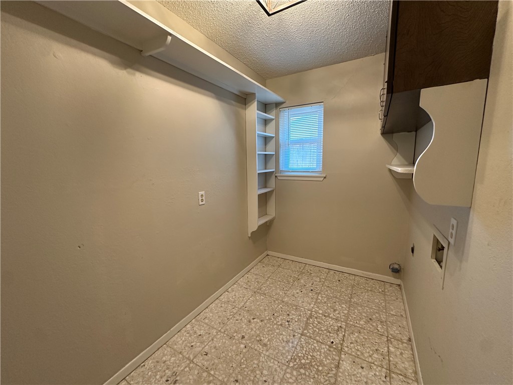 1506 Briar Street Portland, TX 78374 - Photo 14 of 40 a view of small space
