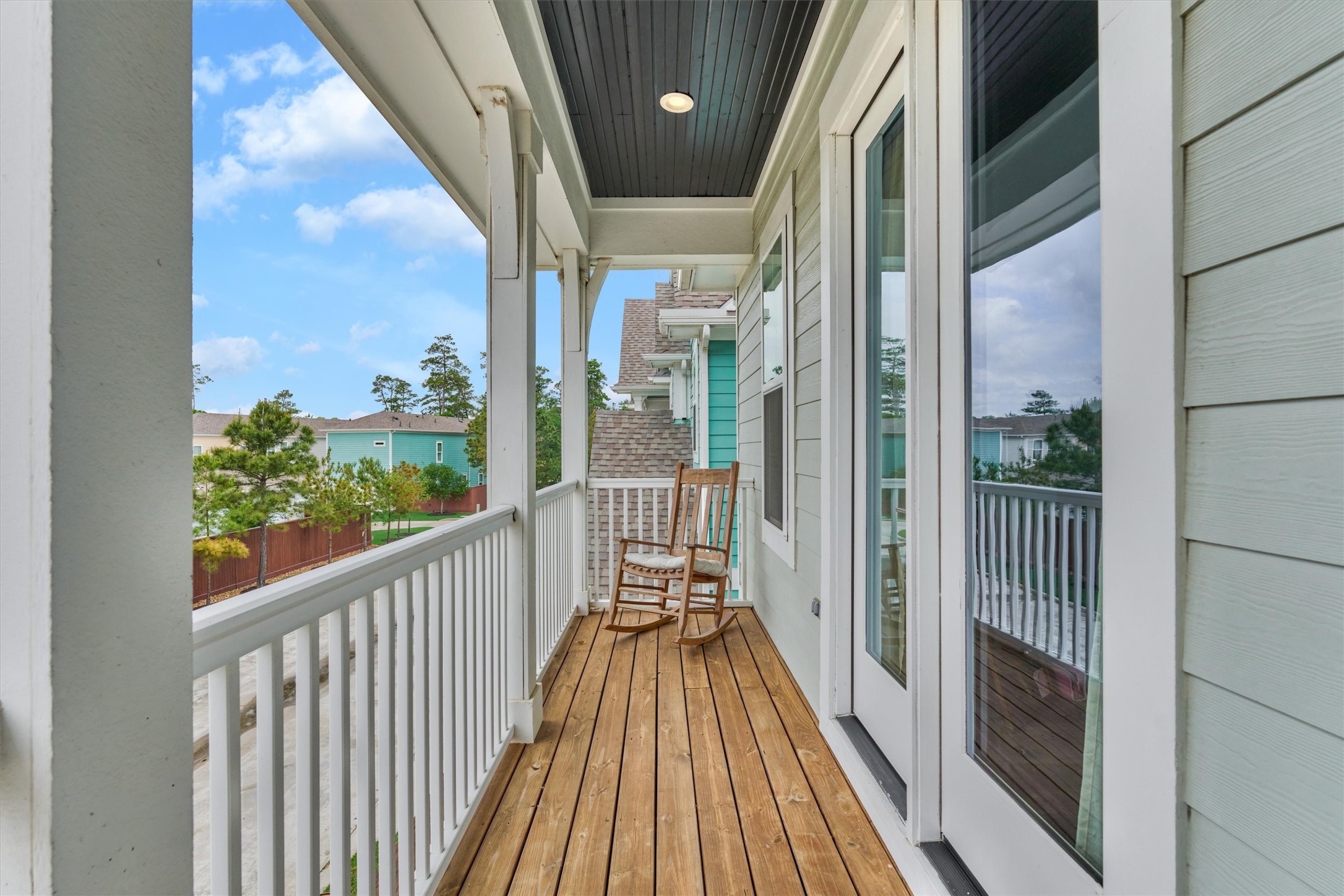 62 Dobbs View Lane Spring, TX 77389 - Photo 38 of 42 a view of balcony with wooden floor
