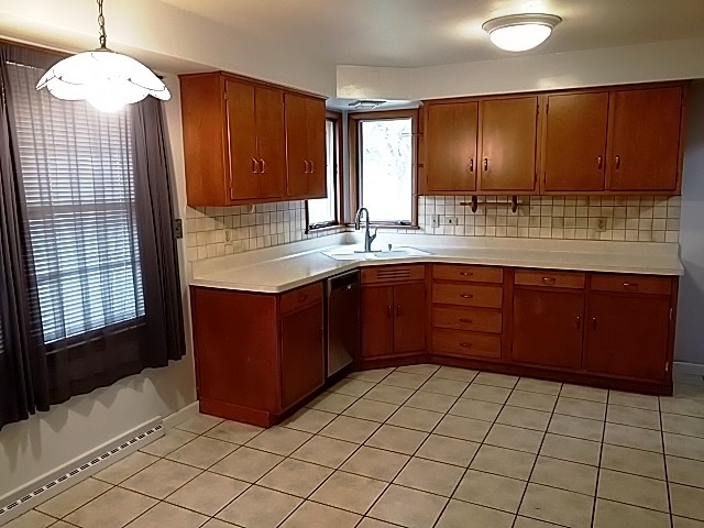 3027 Ruth Street Rockford, IL 61103 - Photo 5 of 18 Gallery Image 5