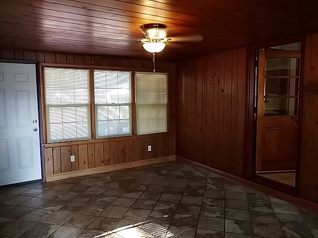 3027 Ruth Street Rockford, IL 61103 - Photo 7 of 18 Gallery Image 7