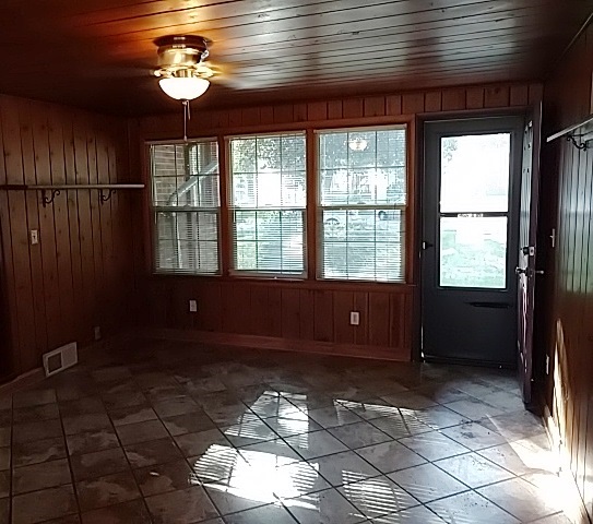 3027 Ruth Street Rockford, IL 61103 - Photo 8 of 18 Gallery Image 8