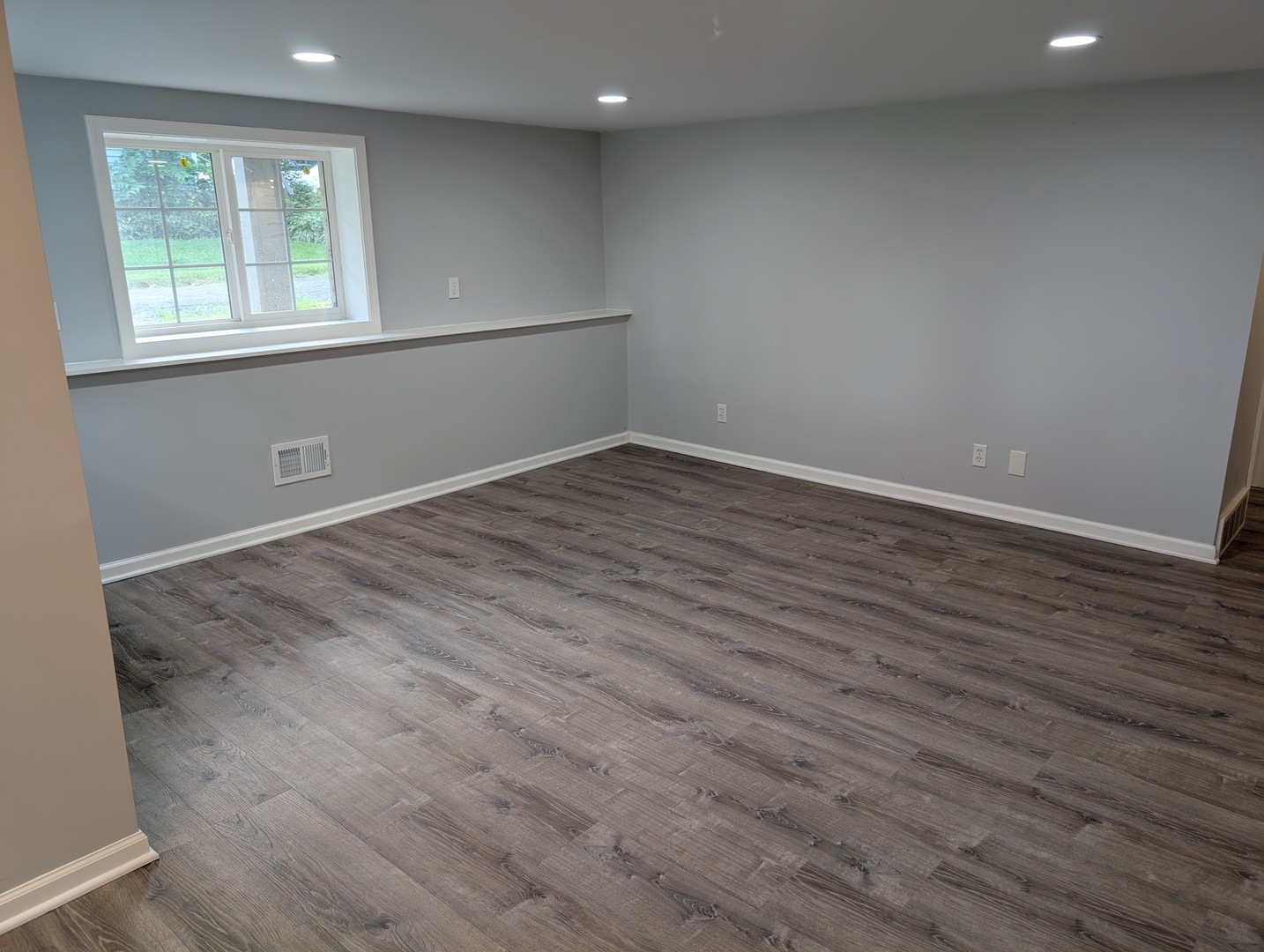 52 Deerpath Road Deer Park, IL 60010 - Photo 9 of 10 Gallery Image 9