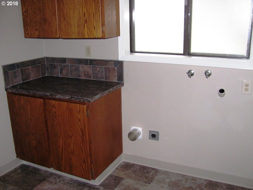 1940 Northeast 3rd Loop Camas, WA 98607 - Photo 7 of 22 a view of a sink