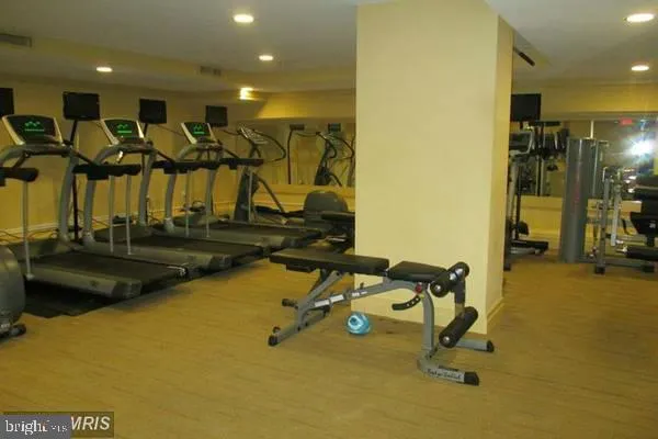 $2,350 | 915 E Street Northwest, Unit 702, Washington, DC 20004