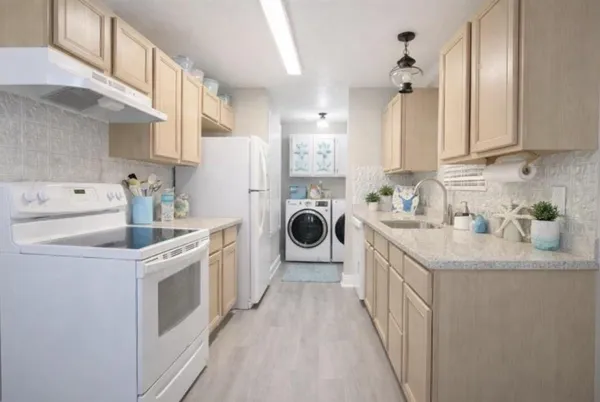 $529,000 | 311 Lake Breeze Road, Hackberry, LA 70645