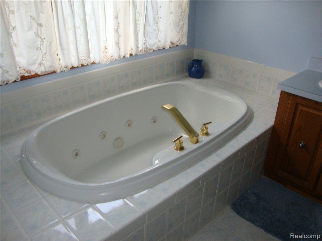 43200 Little Road Clinton Township, MI 48036 - Photo 16 of 24 DSC00886