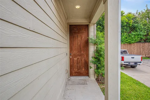 $300,000 | 2102 Red Cedar Ridge Way, Houston, TX 77080