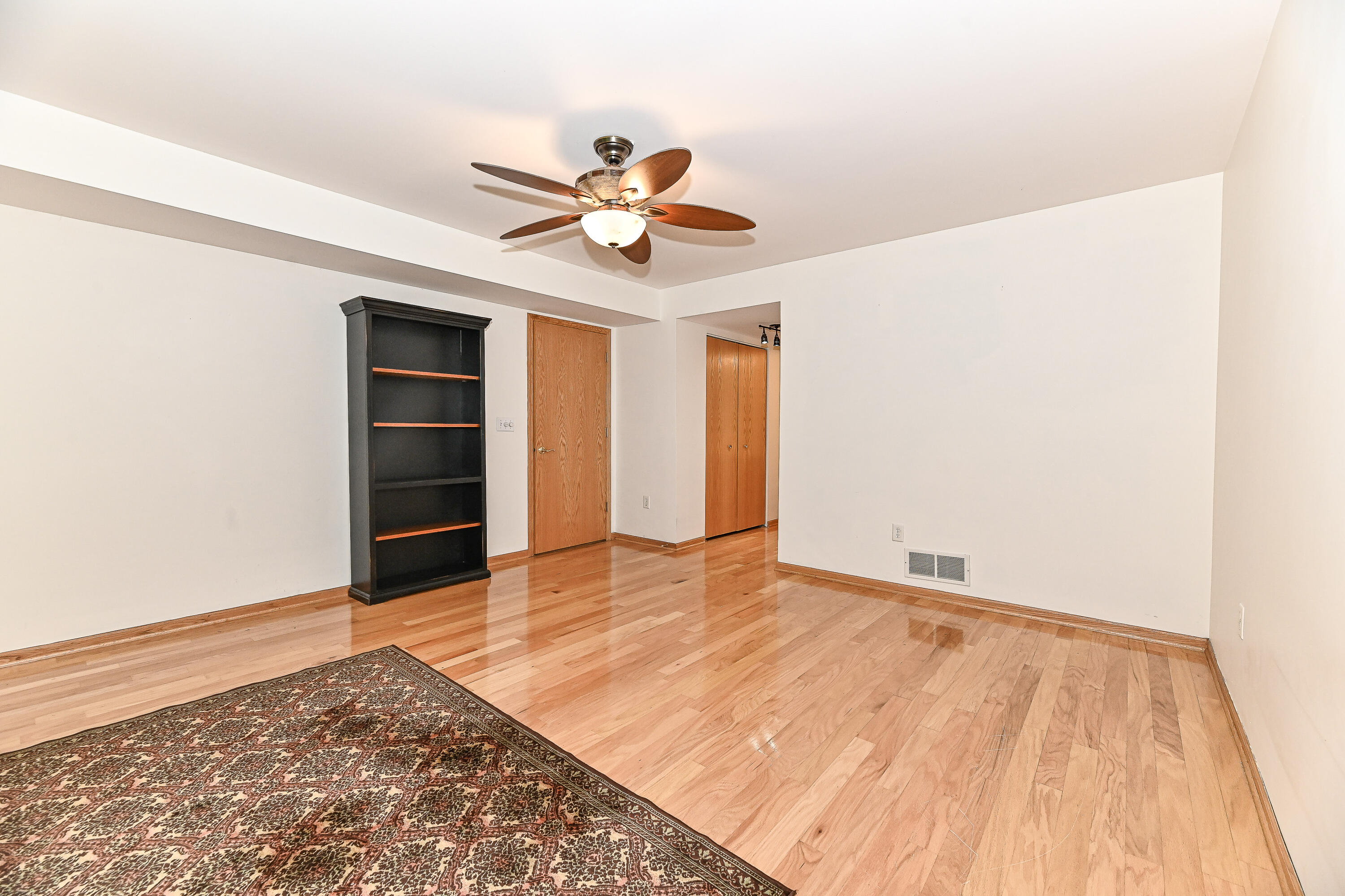 91 Potawatomi Road, Unit G1 Williams Bay, WI 53191 - Photo 20 of 49 Primary Suite