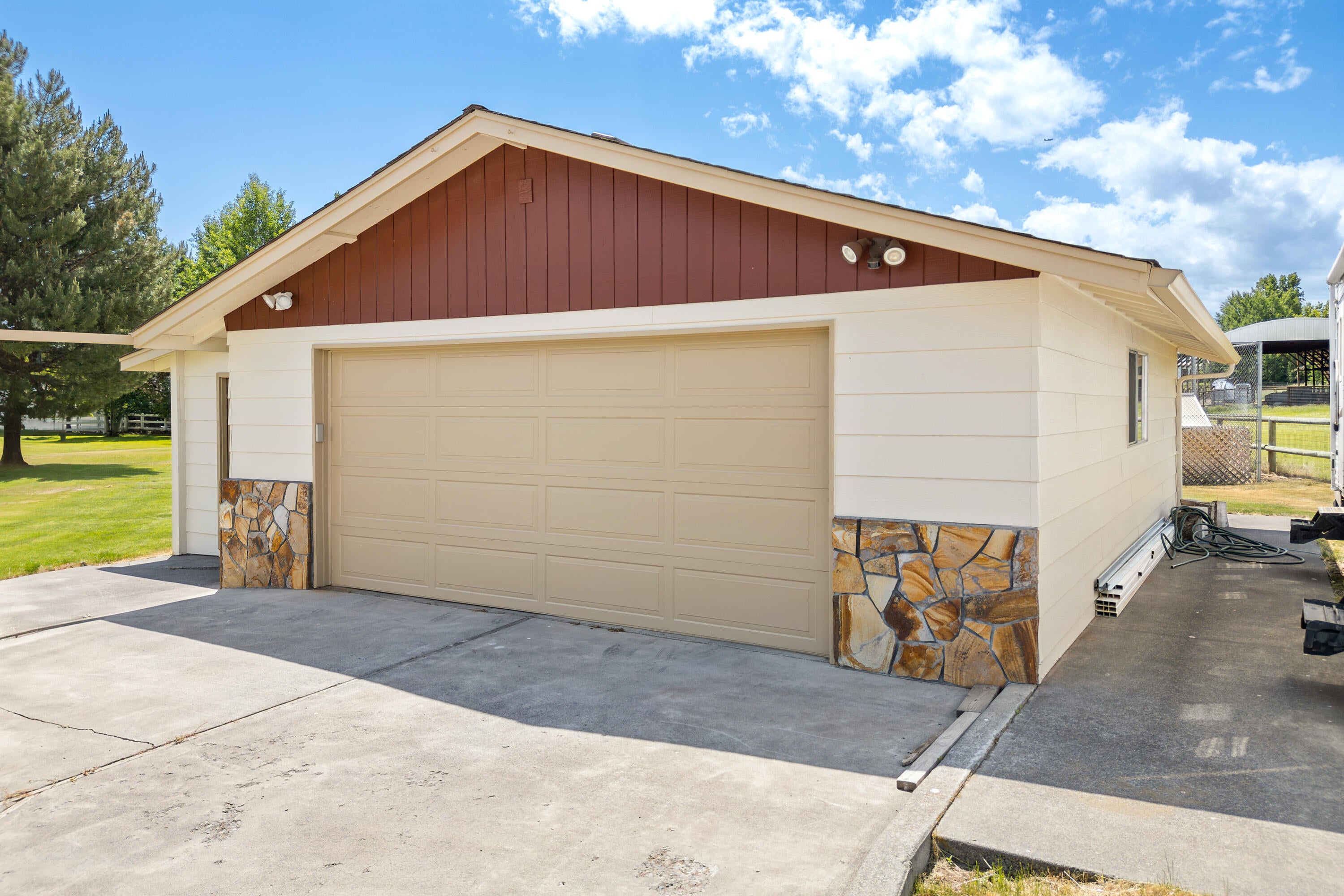 21697 Old Red Road Bend, OR 97702 - Photo 49 of 50 Detached 2 car garage