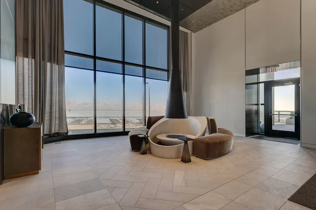 $945,000 | 211 North Harbor Drive, Unit 2003, Chicago, IL 60601