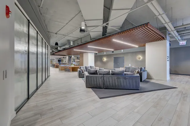 $945,000 | 211 North Harbor Drive, Unit 2003, Chicago, IL 60601