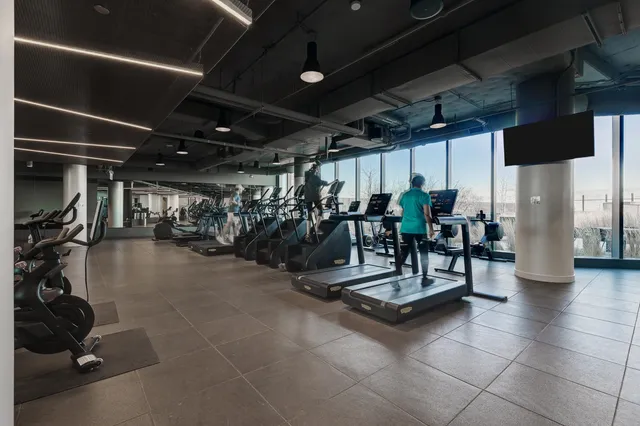 $945,000 | 211 North Harbor Drive, Unit 2003, Chicago, IL 60601