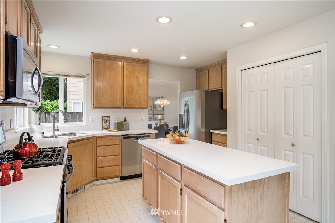 10330 Southeast 185th Place Renton, WA 98055 - Photo 11 of 30