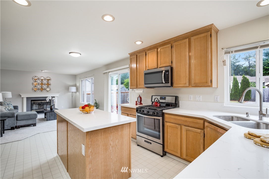 10330 Southeast 185th Place Renton, WA 98055 - Photo 8 of 30