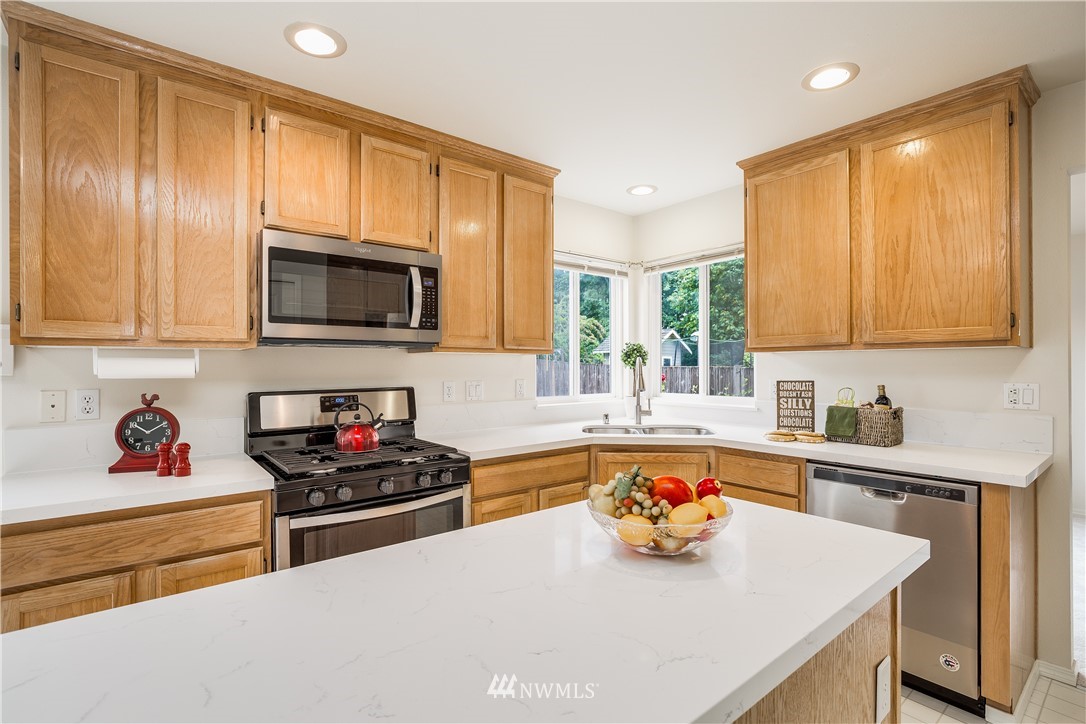 10330 Southeast 185th Place Renton, WA 98055 - Photo 9 of 30
