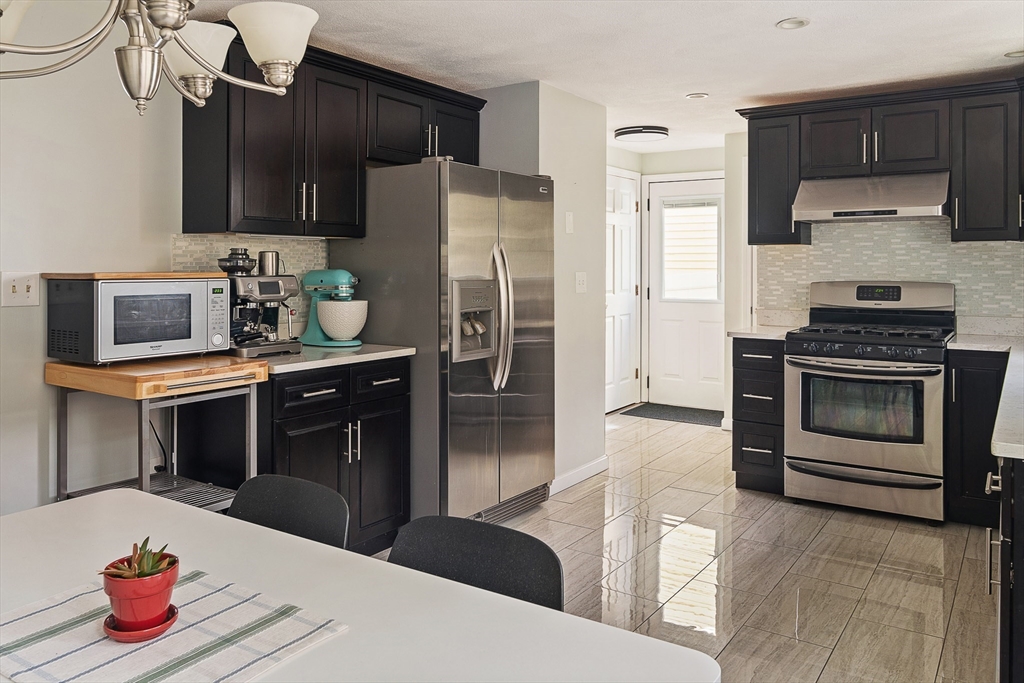 248 College Farm Road Waltham, MA 02451 - Photo 7 of 23