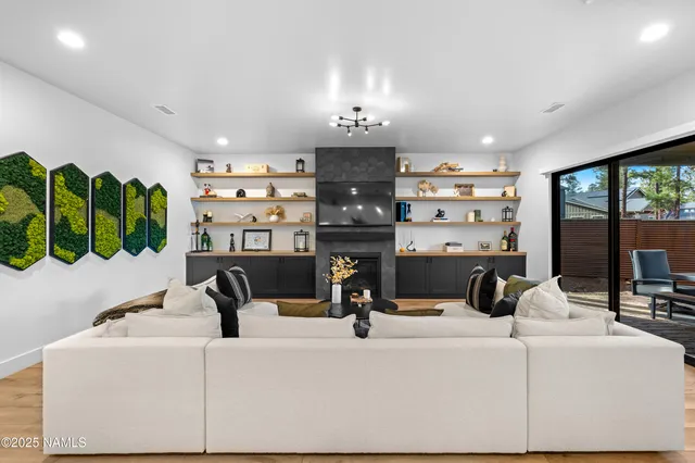 $1,075,000 | 2359 South Polaris Way, Flagstaff, AZ 86001