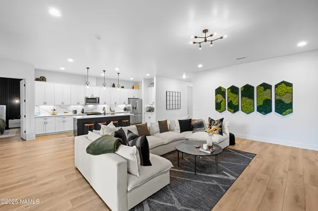 $1,075,000 | 2359 South Polaris Way, Flagstaff, AZ 86001