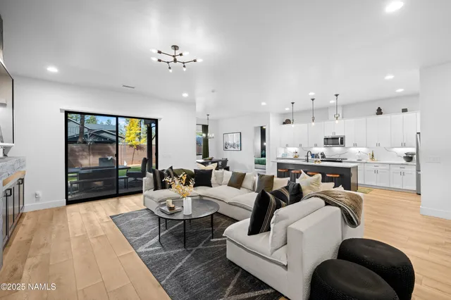 $1,075,000 | 2359 South Polaris Way, Flagstaff, AZ 86001