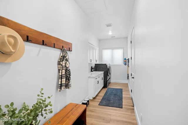 $1,075,000 | 2359 South Polaris Way, Flagstaff, AZ 86001