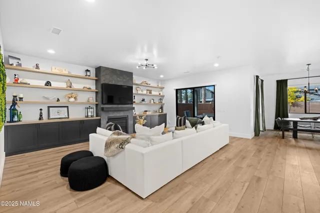$1,075,000 | 2359 South Polaris Way, Flagstaff, AZ 86001