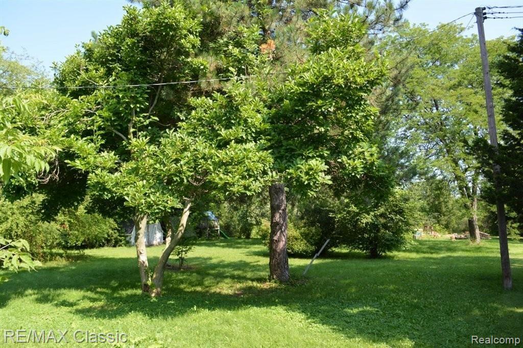 52010 11 Mile Road South Lyon, MI 48178 - Photo 12 of 12 DSC_0078.jpg