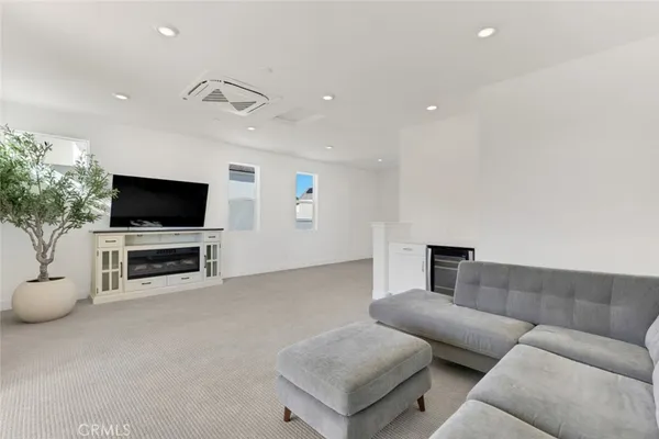 $935,000 | 26712 Afton Lane, Valencia, CA 91381