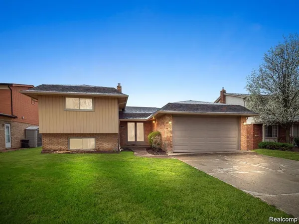 $374,999 | 4288 Lin Drive, Sterling Heights, MI 48310