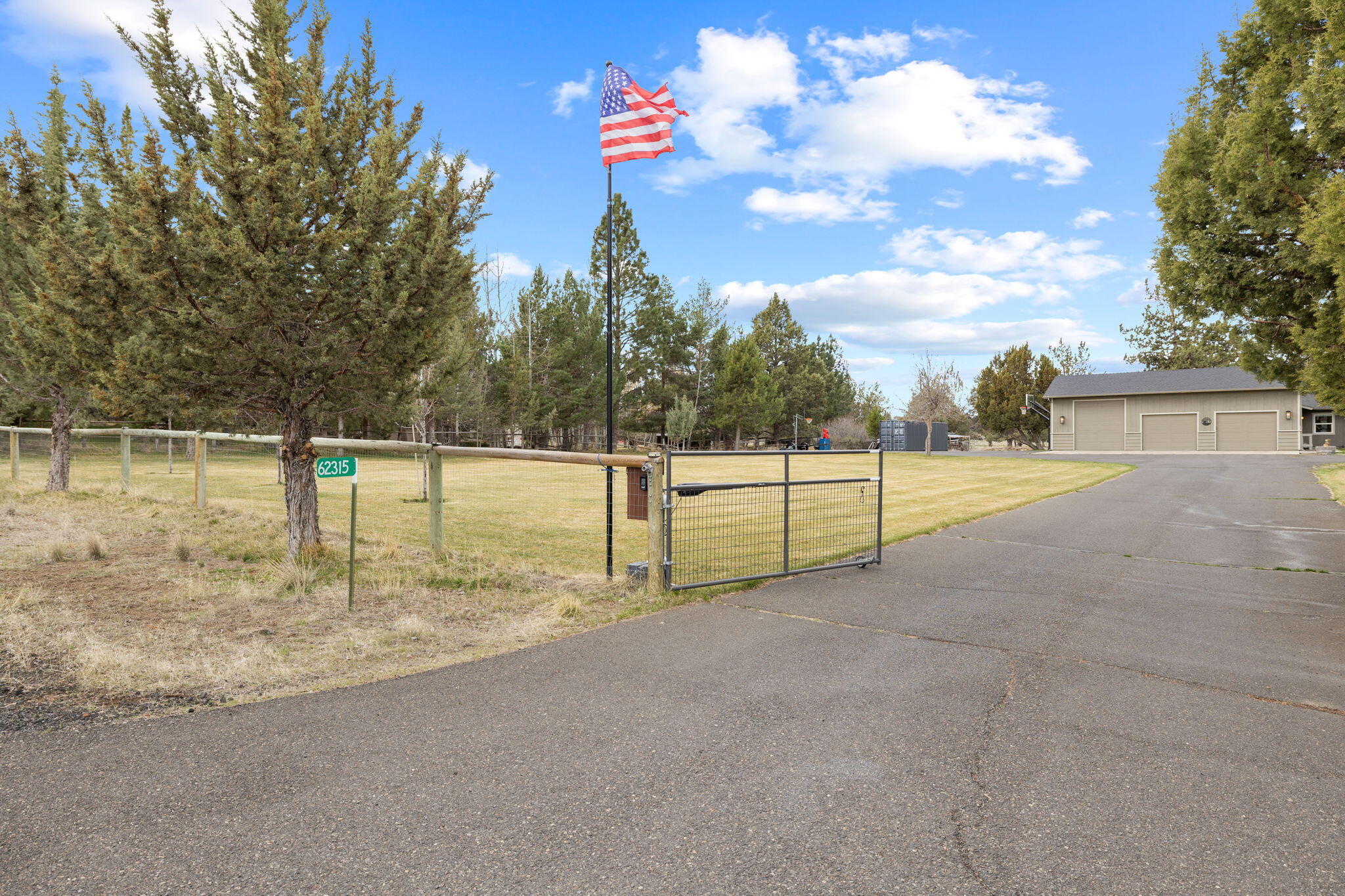 62315 Deer Trail Road Bend, OR 97701 - Photo 3 of 60 2-web-or-mls-Riley Visuals-2