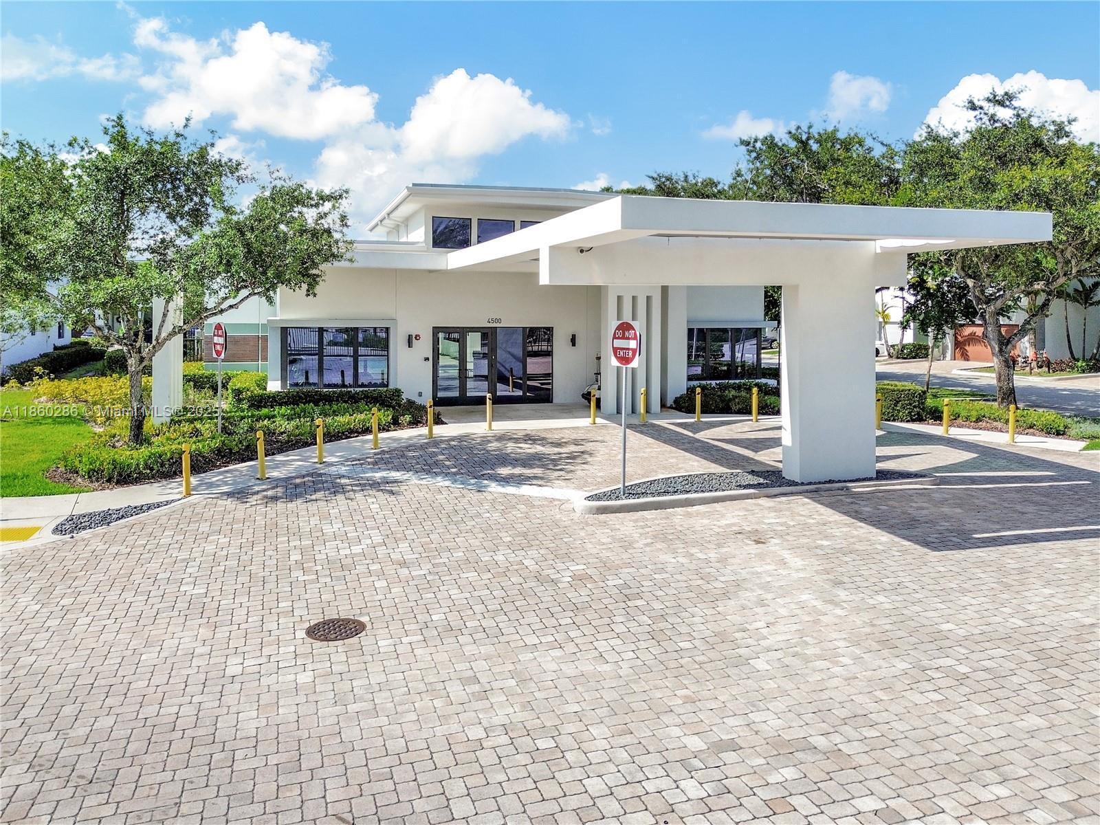 4444 Northwest 8th Court Plantation, FL 33317 - Photo 32 of 40 a view of a house with basketball court