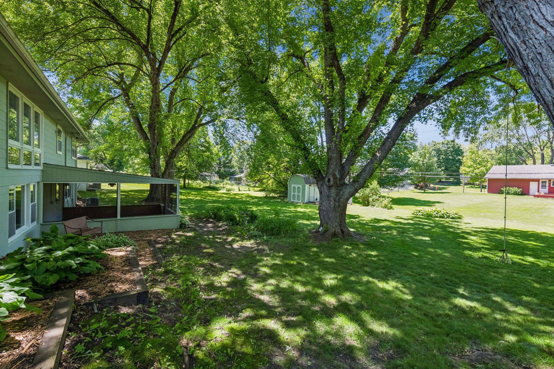 5536 Holiday Road Minnetonka, MN 55345 - Photo 27 of 35