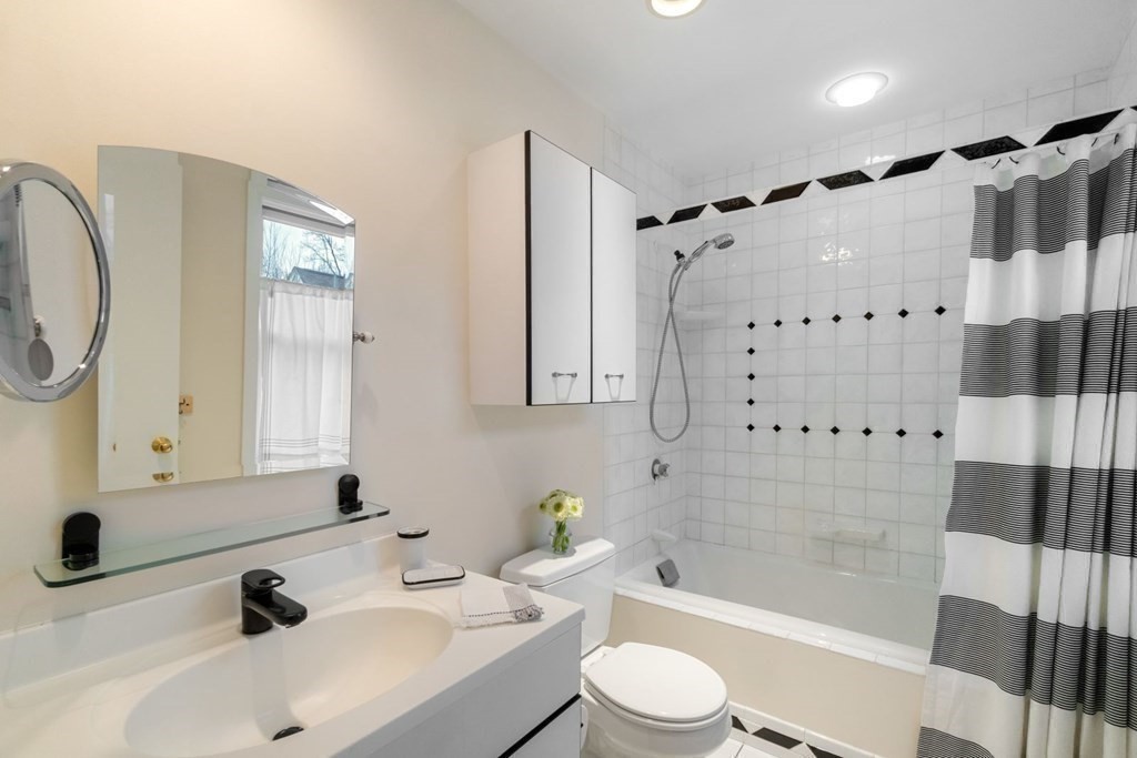 11 Rebecca Road Newton, MA 02465 - Photo 17 of 35
