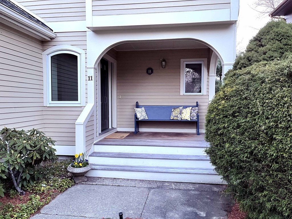 11 Rebecca Road Newton, MA 02465 - Photo 2 of 35