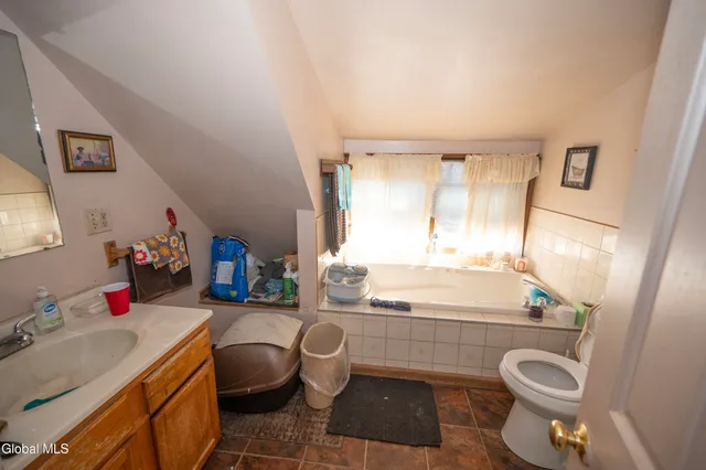 $300,000 | 446 Second Avenue, Albany, NY 12209