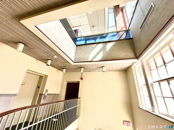 $1,200 | 135 West Main Street, Unit 2E, Waterbury, CT 06702