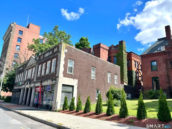 $1,200 | 135 West Main Street, Unit 2E, Waterbury, CT 06702