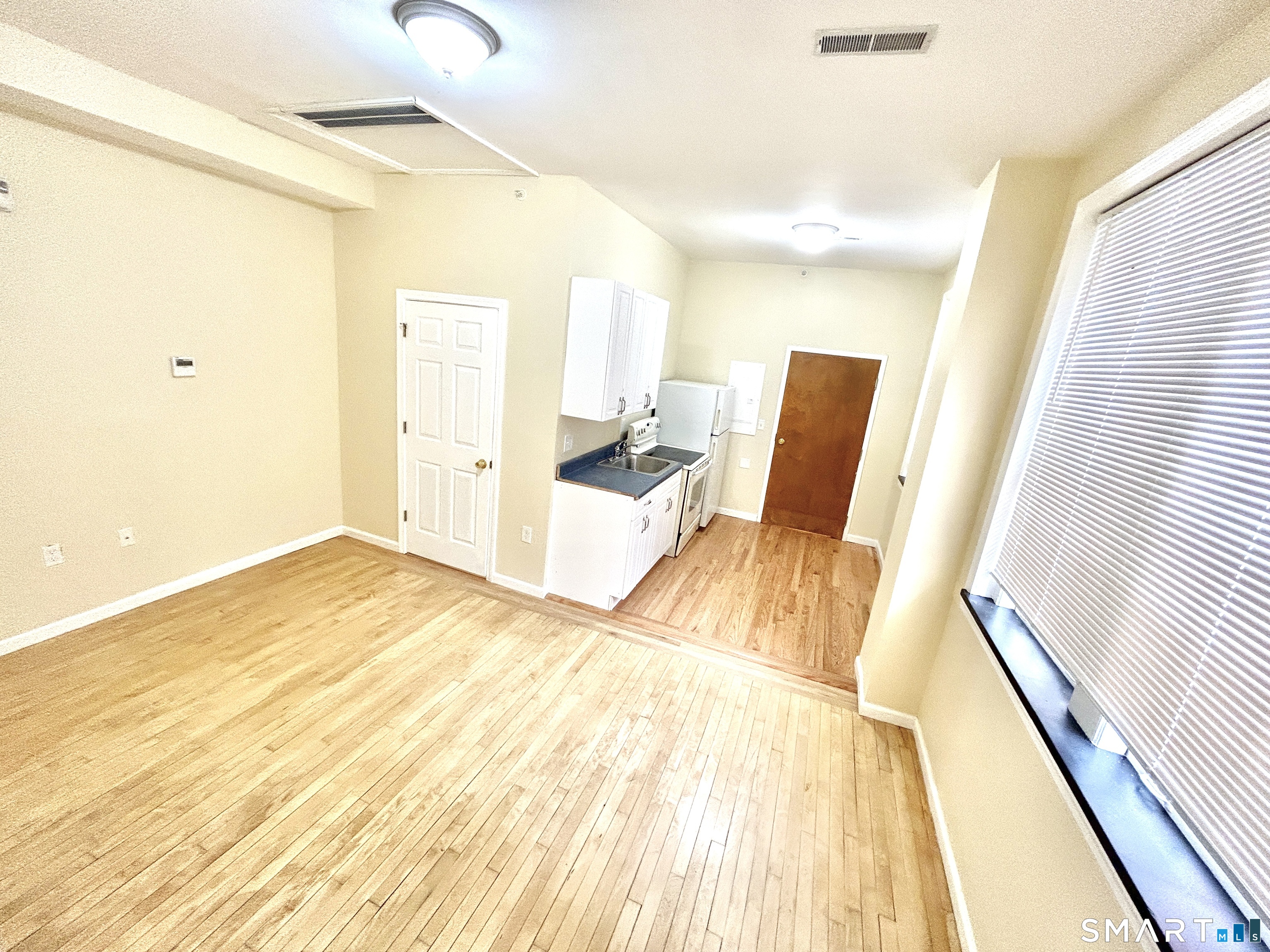 135 West Main Street, Unit 2E Waterbury, CT 06702 - Photo 2 of 24