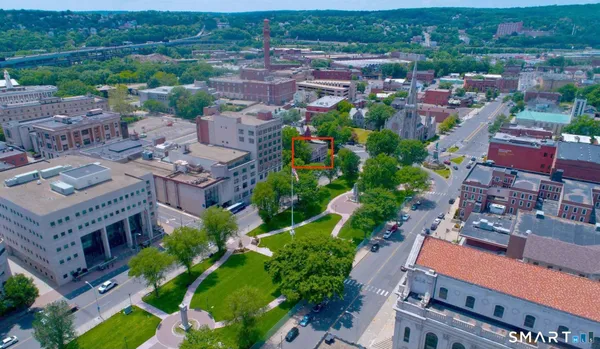 $1,200 | 135 West Main Street, Unit 2E, Waterbury, CT 06702