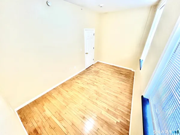 $1,200 | 135 West Main Street, Unit 2E, Waterbury, CT 06702