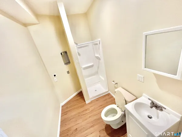 $1,200 | 135 West Main Street, Unit 2E, Waterbury, CT 06702