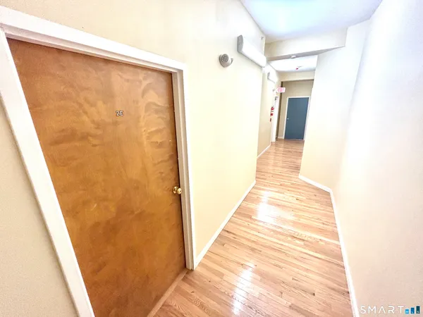 $1,200 | 135 West Main Street, Unit 2E, Waterbury, CT 06702