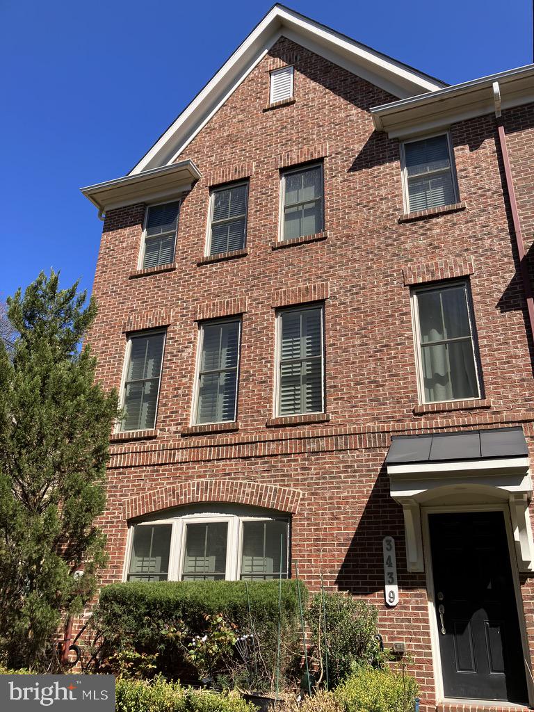 3439 South Kemper Road Arlington, VA 22206 - Photo 3 of 40